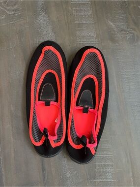 NWOT Slip-On Water Shoes in Black and Neon Coral size 7-8
